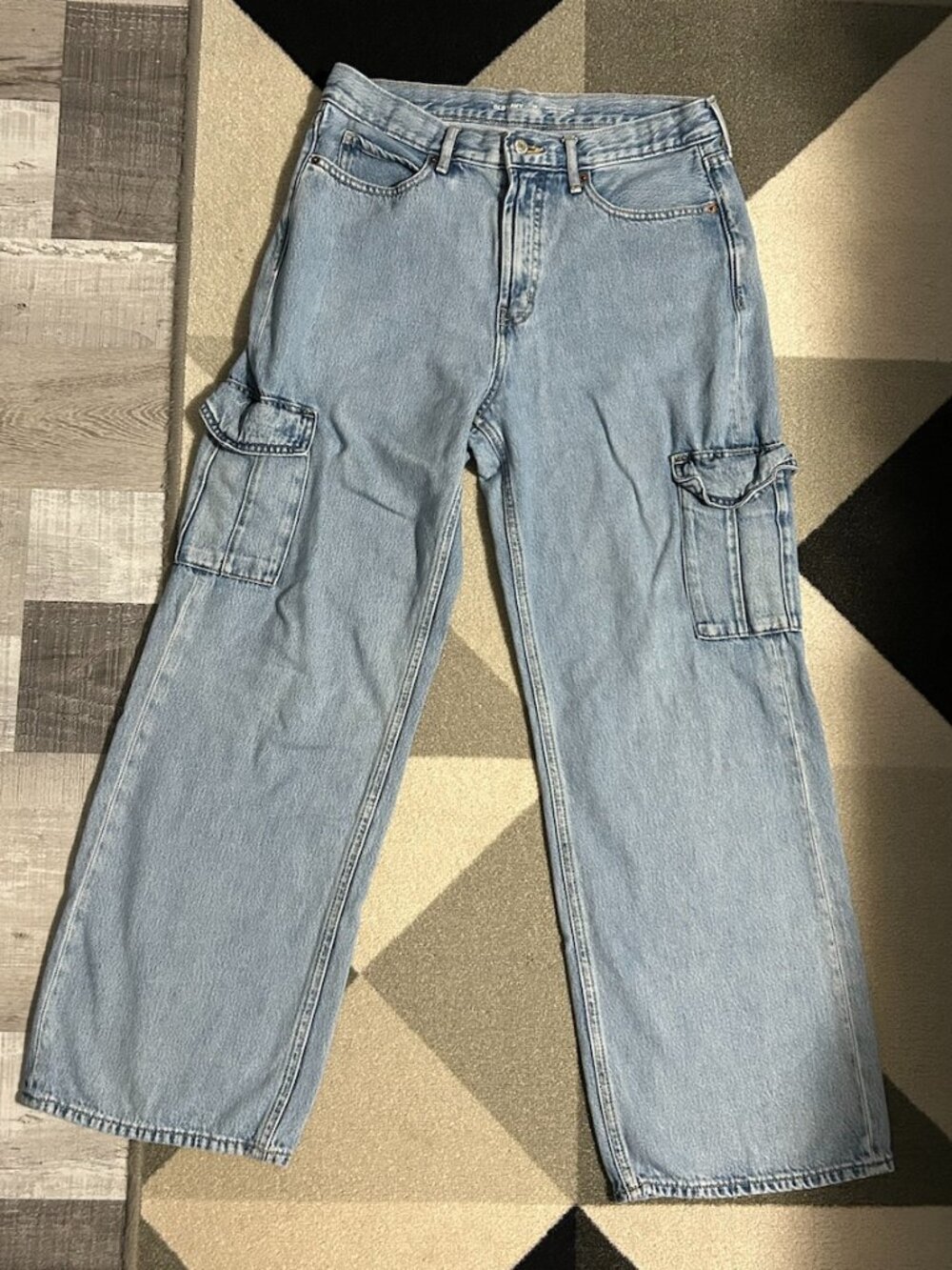 Old Navy Sky-Hi Wide Leg Cargo Jeans Secret Smooth Pockets Women's Size 10